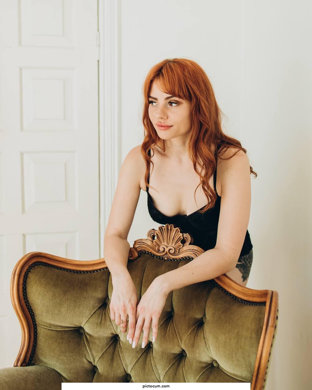I may look innocent to the other girls here, but I have truly diabolical thoughts in my head😈 If you want to see what's hidden, the link to my free page is at the bottom. Look into my eyes.