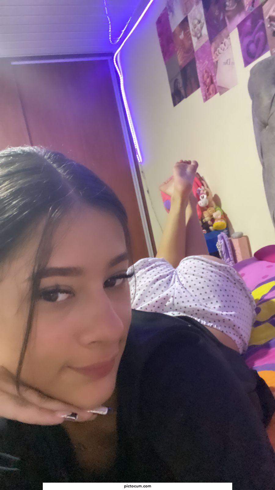 Hey baby, do you like my ass? 🍑🔥