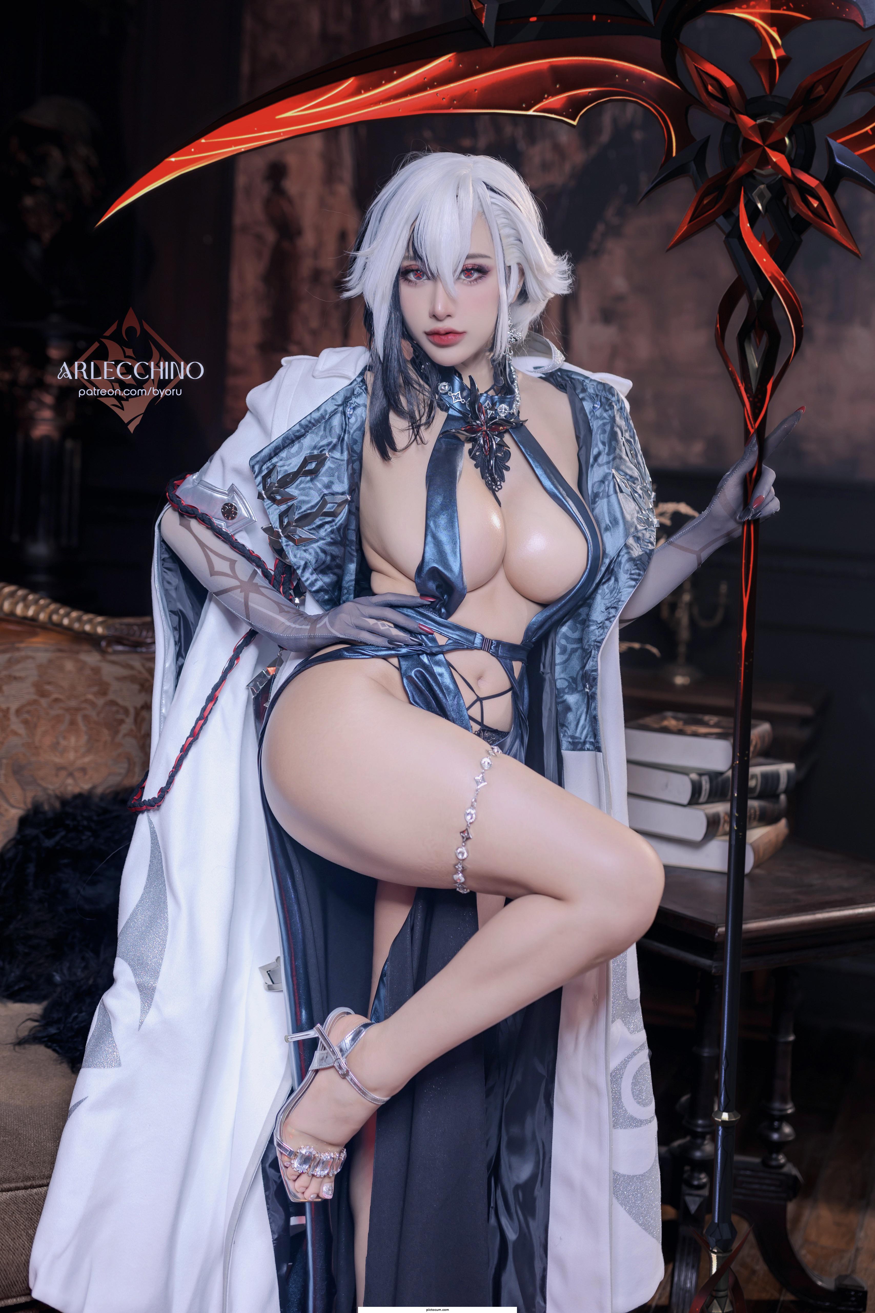 Arlecchino cosplay by Byoru