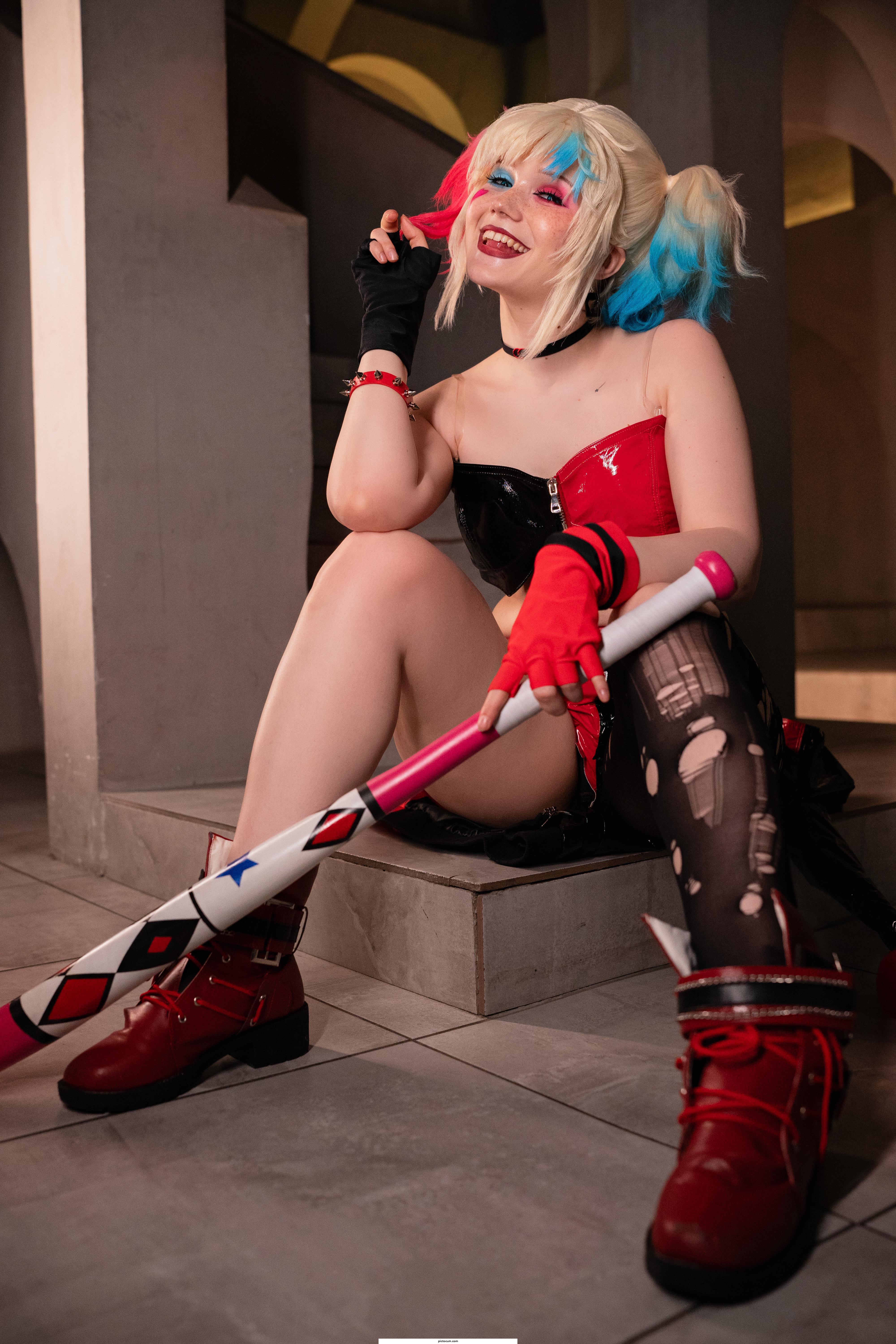 Harley Quinn Isekai cosplay by Neyrodesu