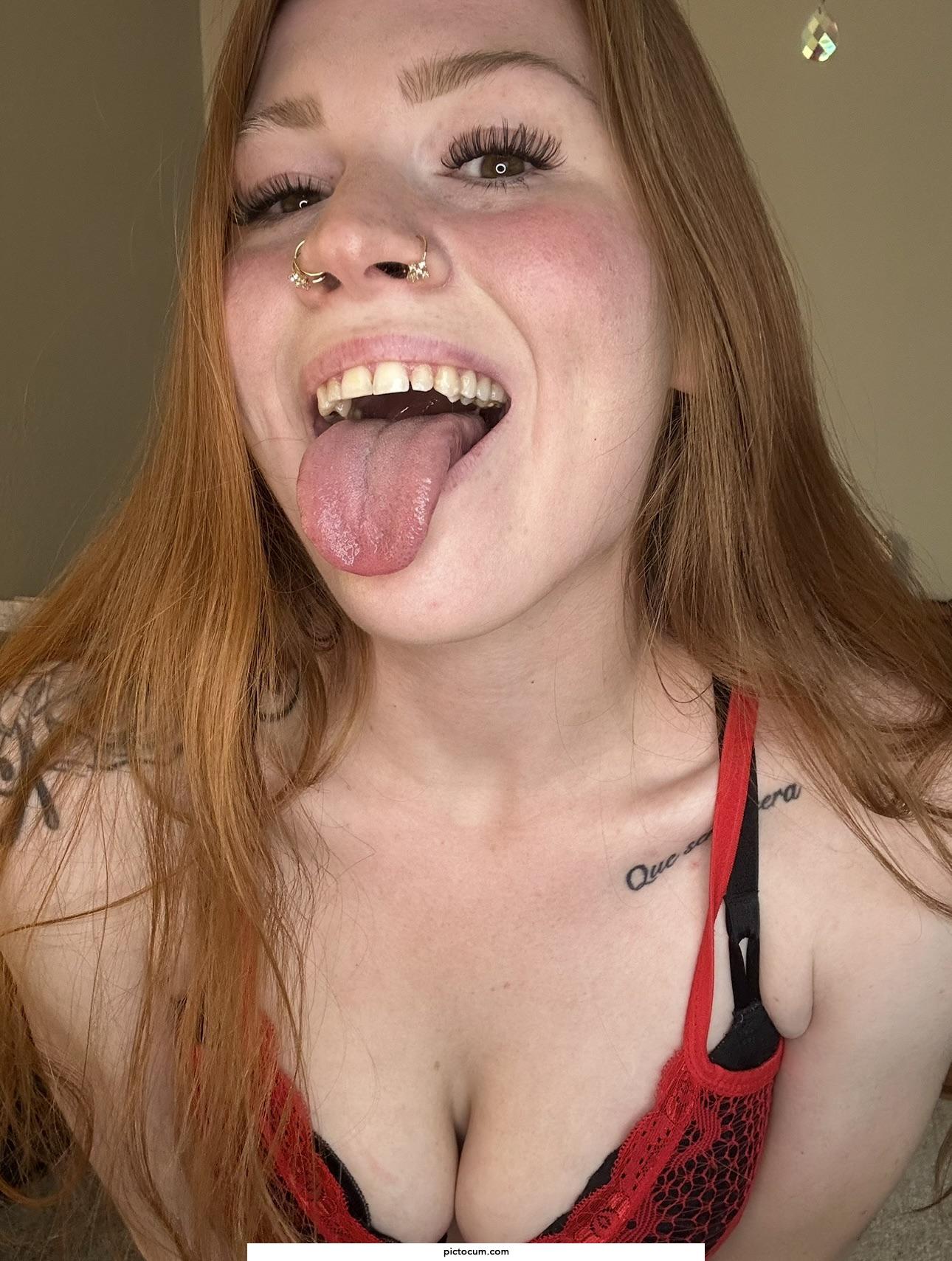 I need your cum shot right here
