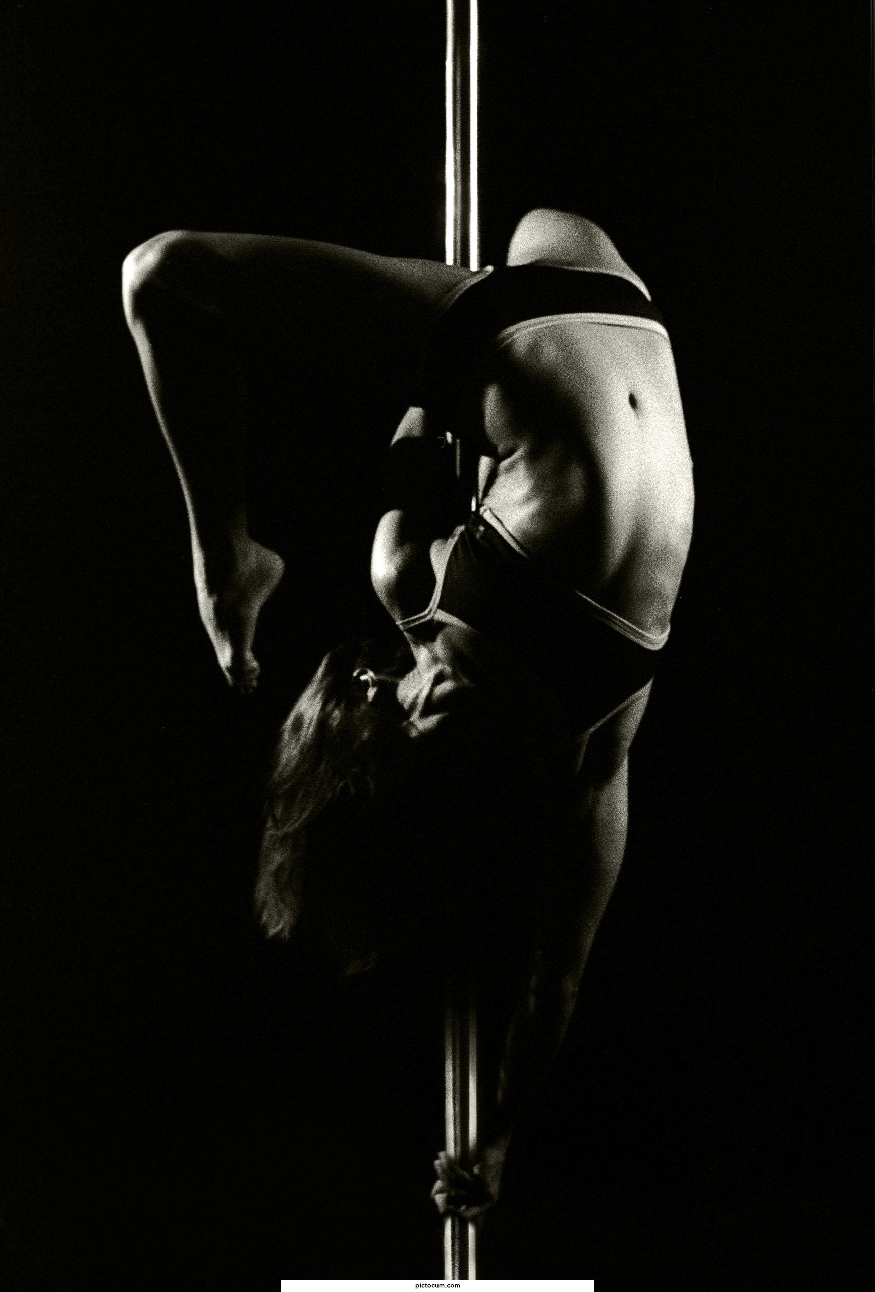 Sexy pole dance